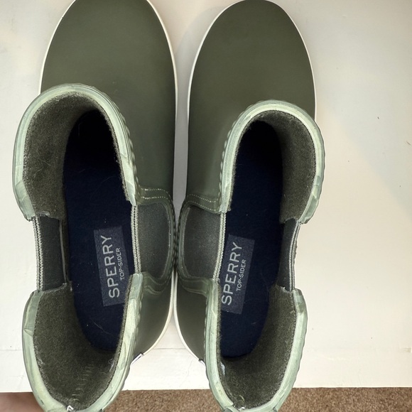 Sperry Women's Sz. 9 Chelsea Boot.  Rain boots/ duck boots.  Waterproof. - Picture 6 of 7